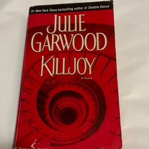 3/$5📚Killjoy by Julie Garwood